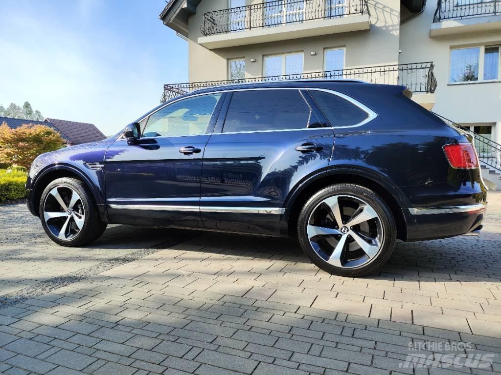 Bentley Bentayga V8 Легковые автомобили