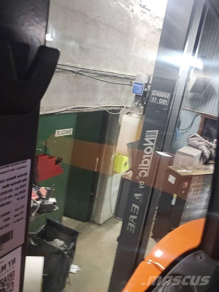 Hitachi ZX 95 W-7 Колёсные экскаваторы