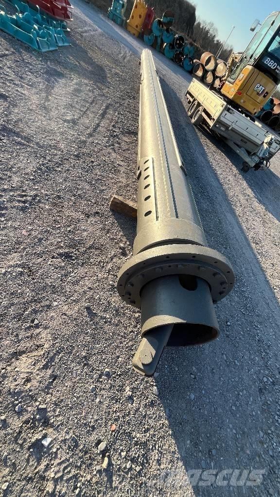 Delmag RH 28 Гусеничные буровые установки