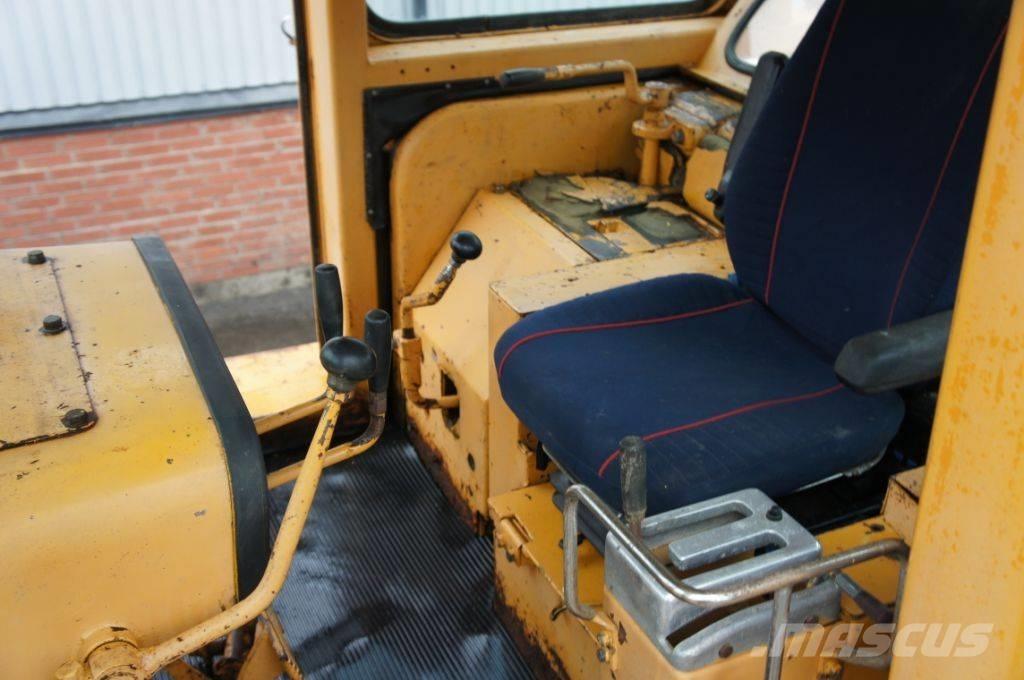 Komatsu D 155 A-1 Гусеничные бульдозеры