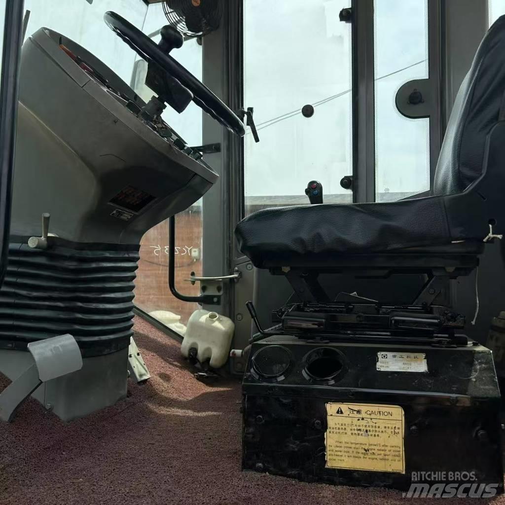 XCMG XS 223 J Грунтовые катки