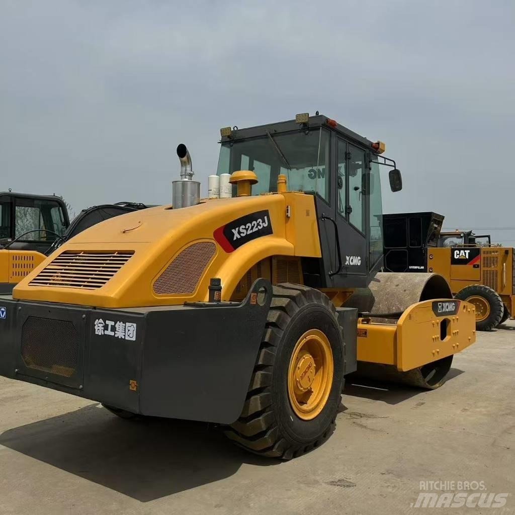 XCMG XS 223 J Грунтовые катки