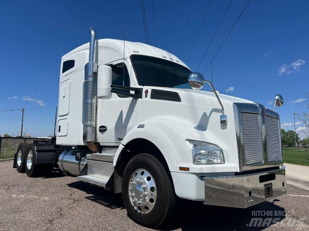 Kenworth T 880 Седельные тягачи