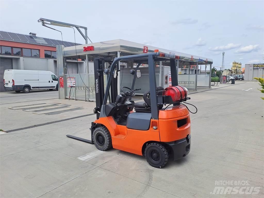 Toyota 7FGF15 Газовые погрузчики