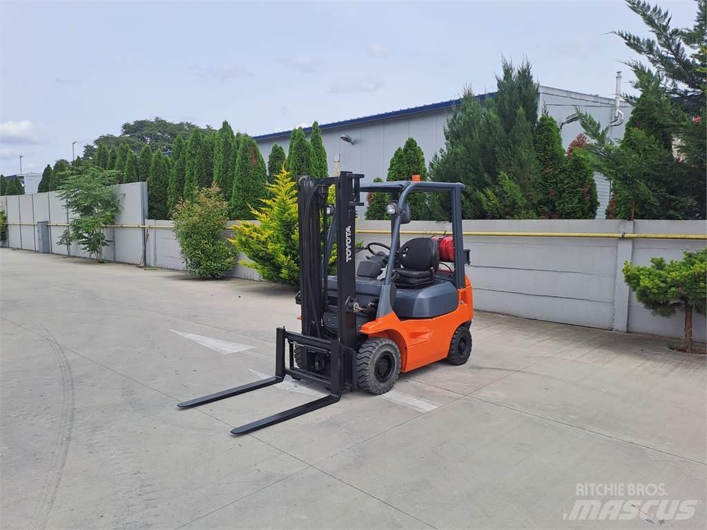Toyota 7FGF15 Газовые погрузчики