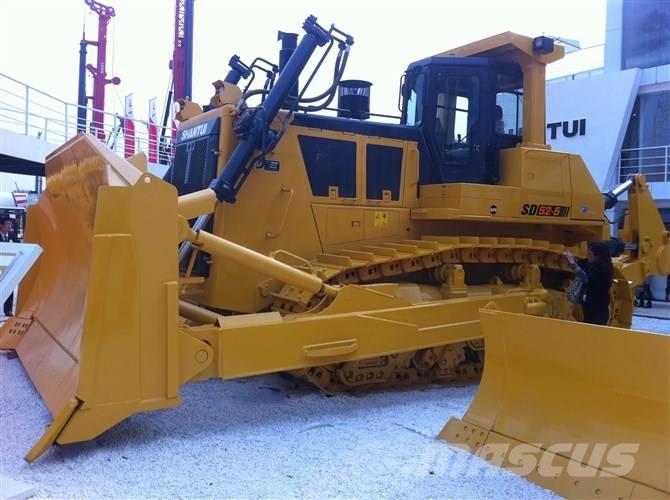 Komatsu D 65 EX-16 Гусеничные бульдозеры