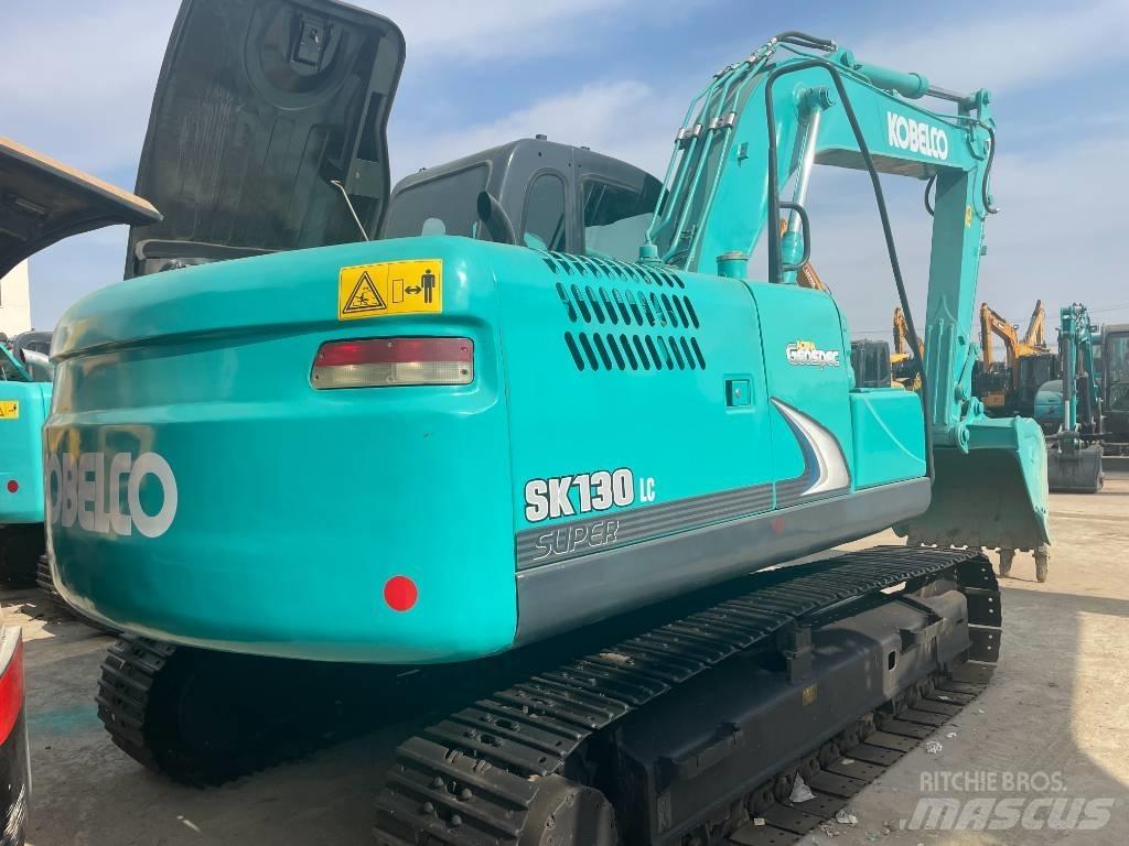 Kobelco 130 Малые экскаваторы 7т-12т