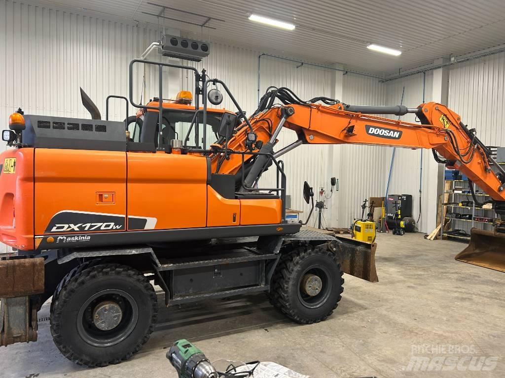 Doosan DX170W-5 Колёсные экскаваторы