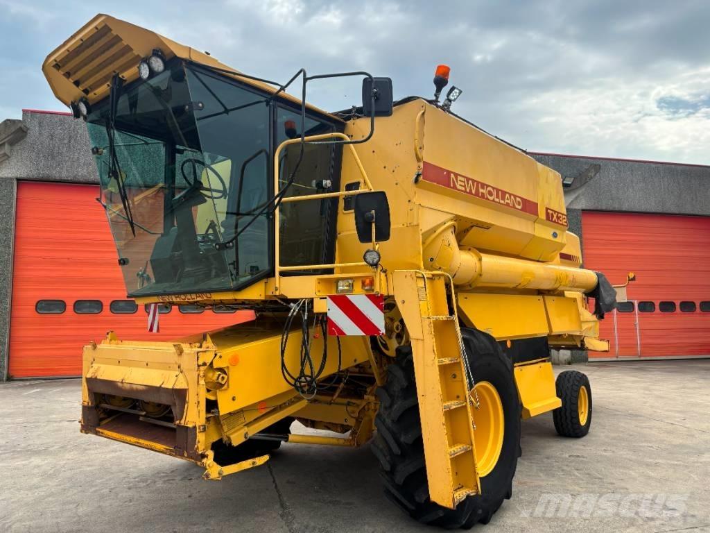 New Holland TX 32 Зерноуборочные комбайны