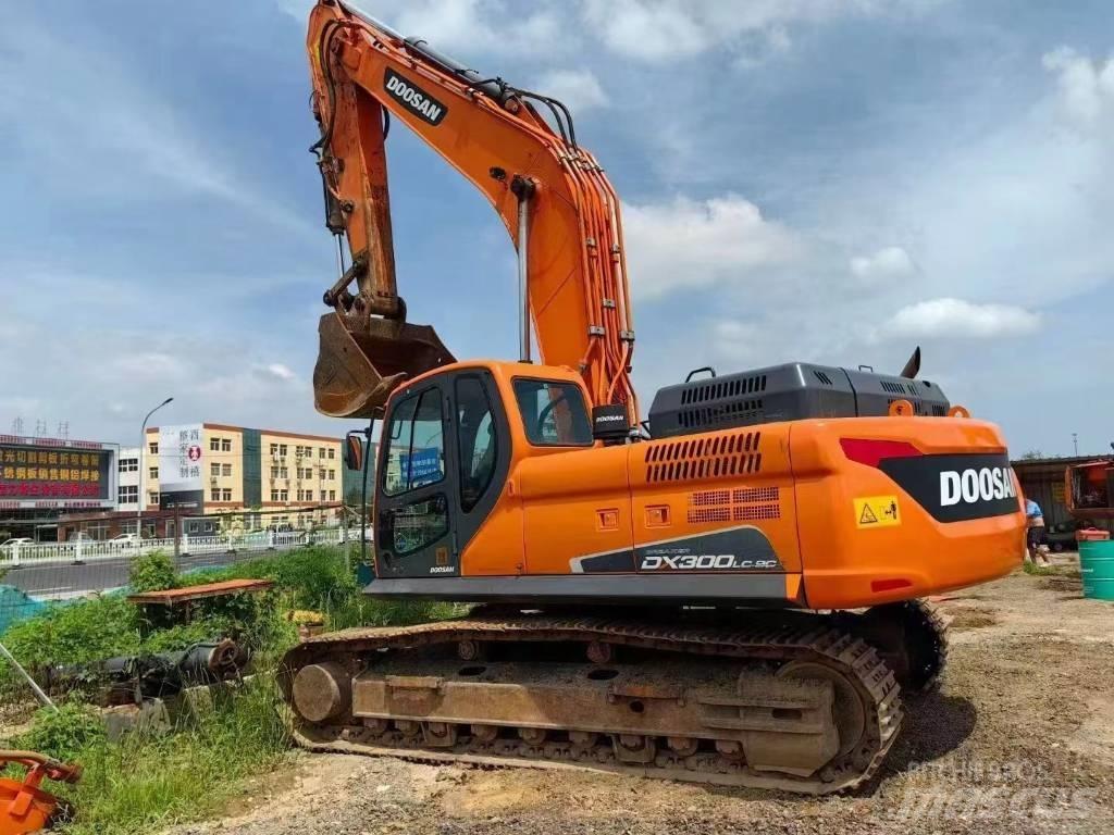 Doosan DX 300 Гусеничные экскаваторы