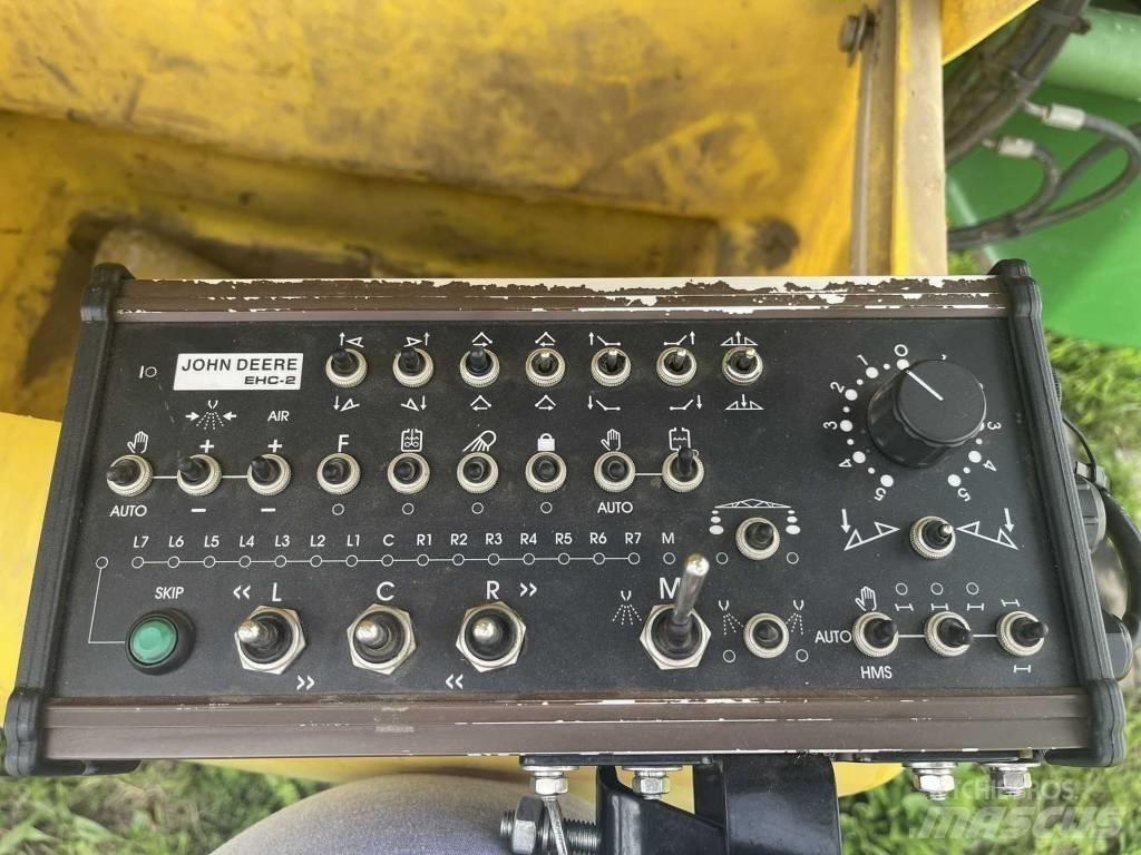 John Deere 840 i Прицепные опрыскиватели