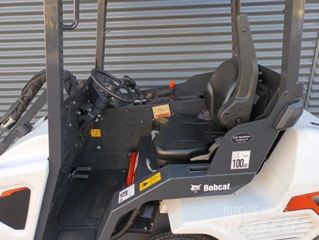Bobcat l23 Малые погрузчики