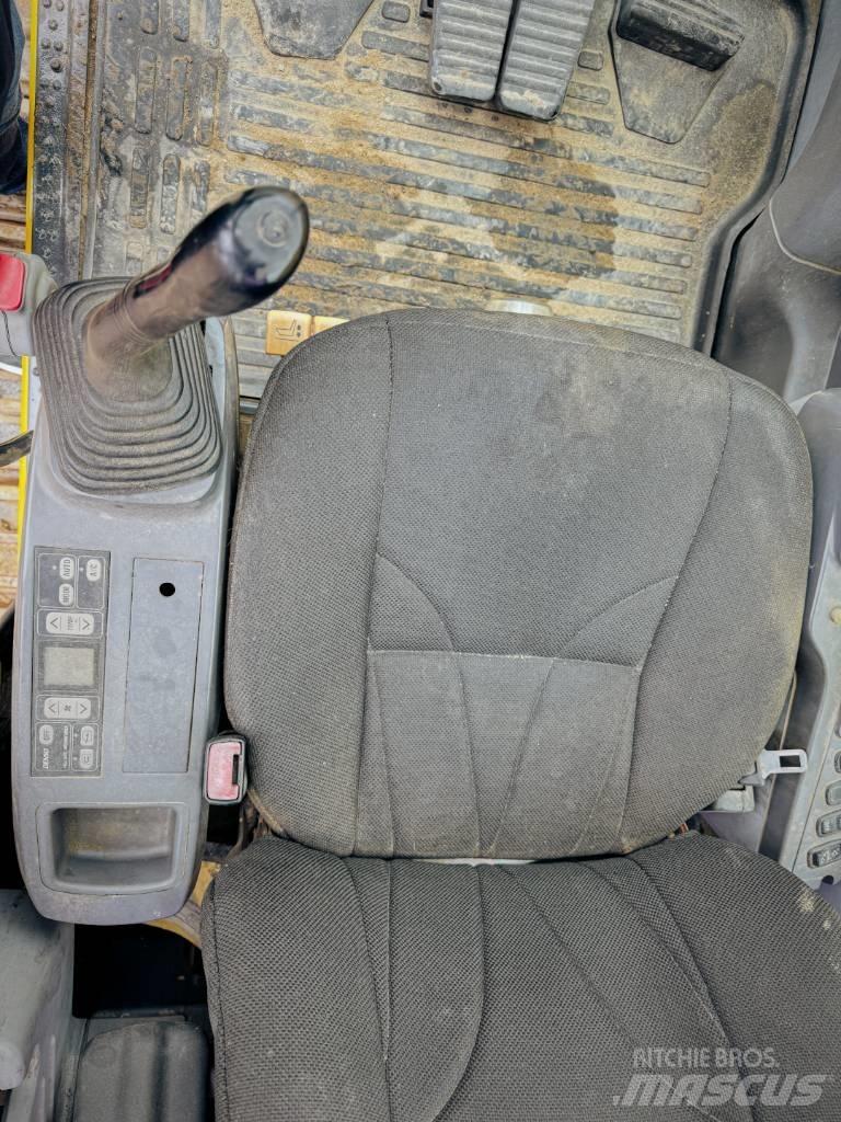 Komatsu PC 300 LC-7 Гусеничные экскаваторы