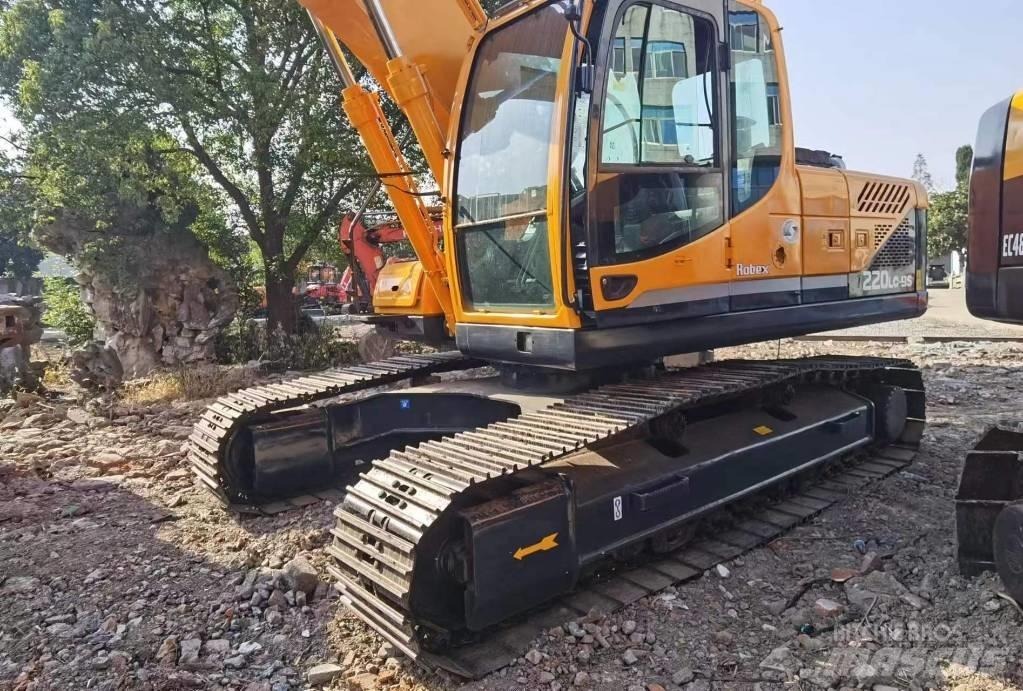 Hyundai R220LC-9S Гусеничные экскаваторы