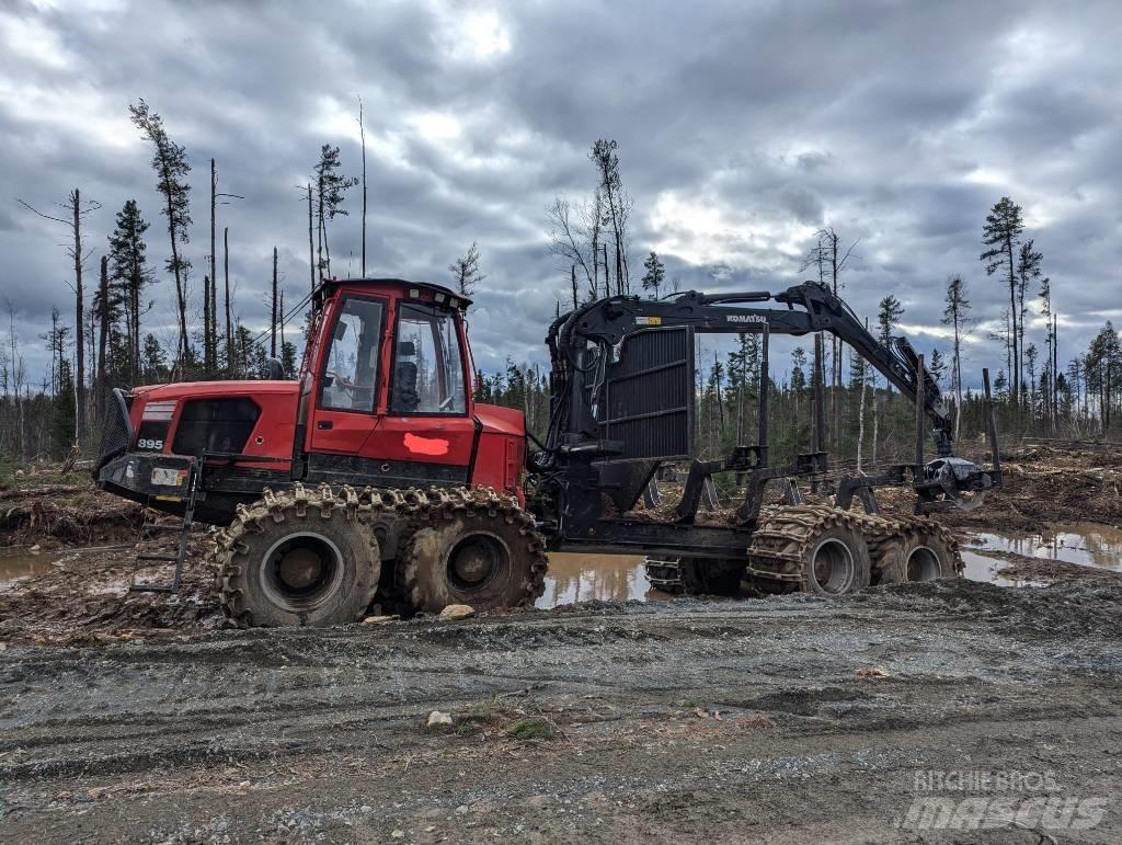 Komatsu 895 Форвардеры