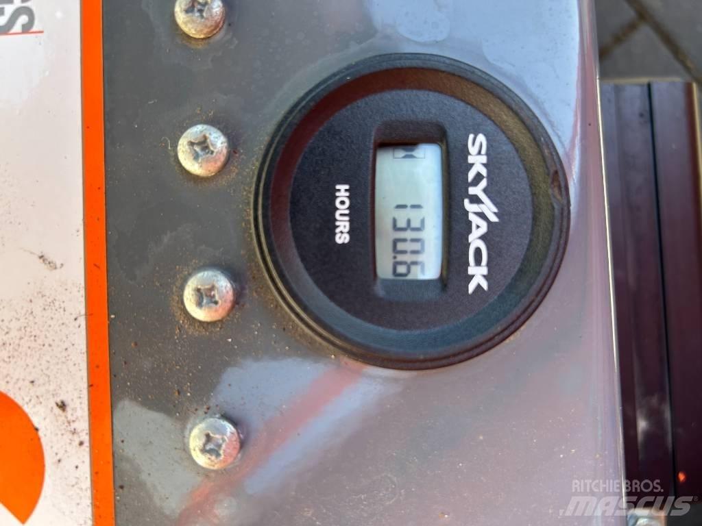 SkyJack SJ III 4632 Ножничные подъемники