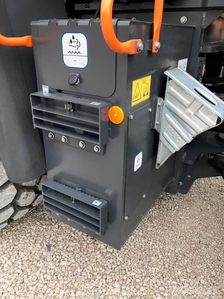 Develon DL 320-7 Фронтальные погрузчики