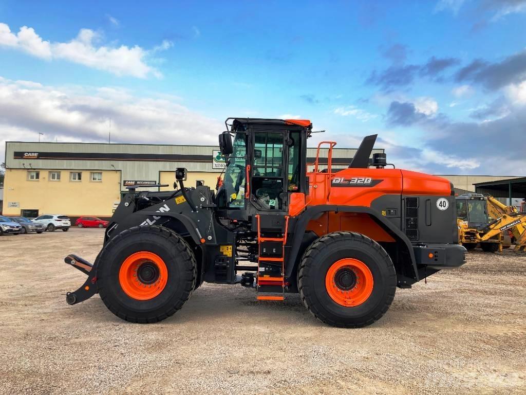 Develon DL 320-7 Фронтальные погрузчики