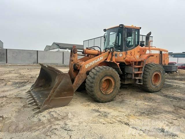 Doosan DL 300 Фронтальные погрузчики