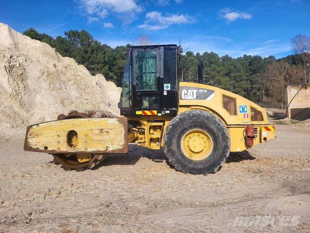 CAT CP74 Грунтовые катки
