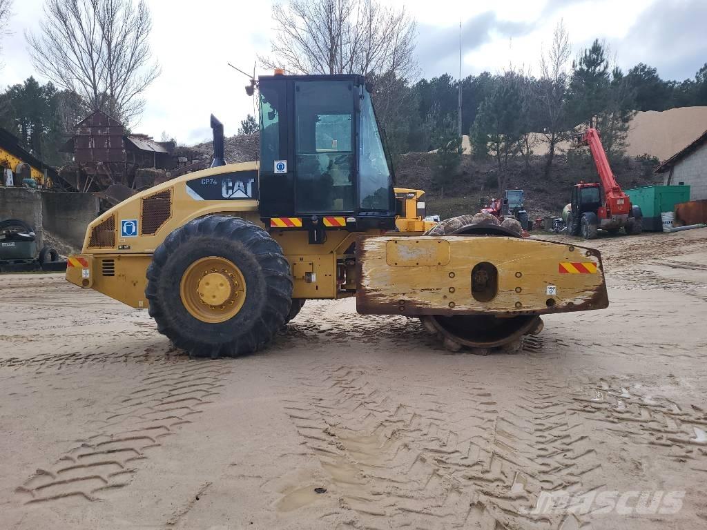 CAT CP74 Грунтовые катки