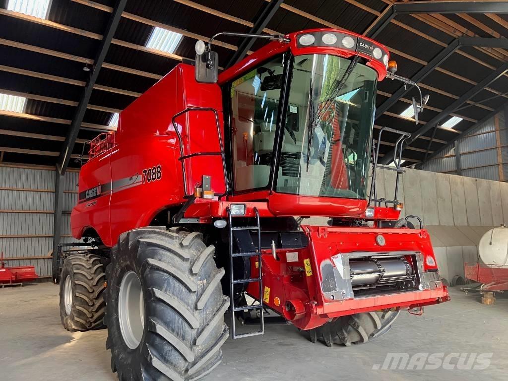 Case IH 7088 Зерноуборочные комбайны