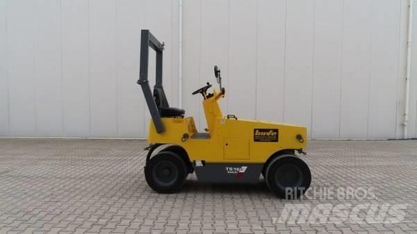 Sakai TS 160 Пневматические катки
