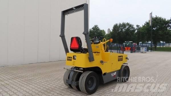 Sakai TS 160 Пневматические катки