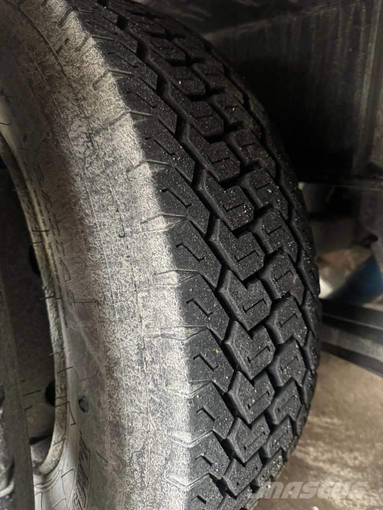 Broshuis jumbo Полуприцепы-платформы/боковая разгрузка