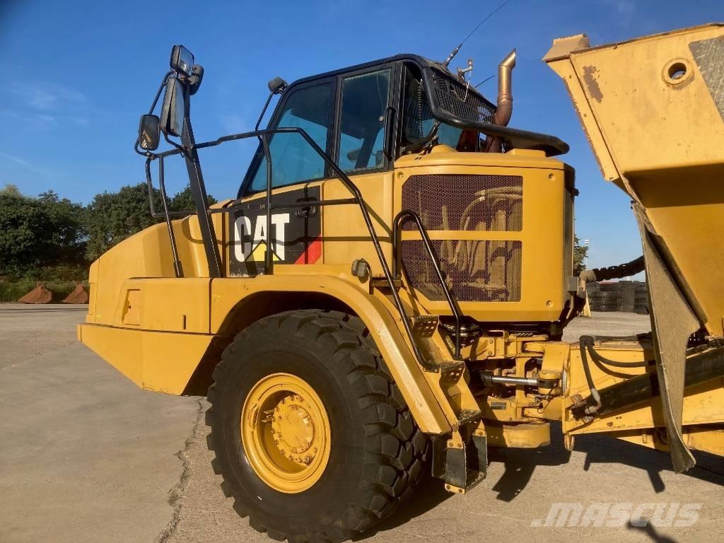 CAT 730 C Шарнирно-сочленённые самосвалы