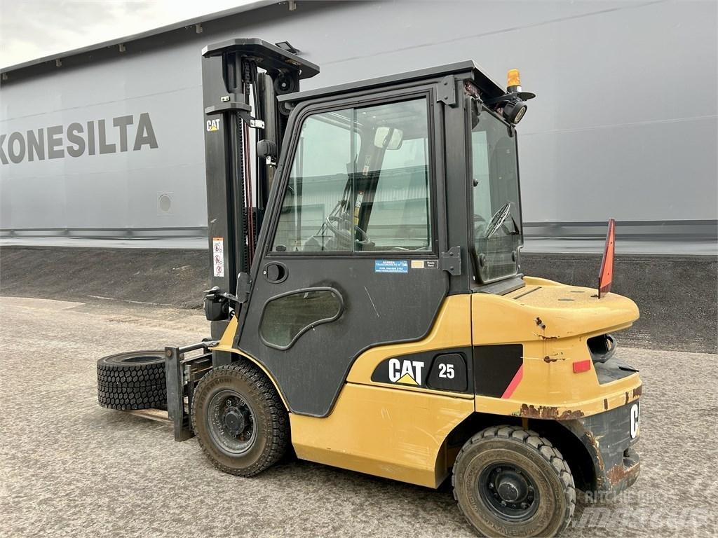 CAT DP 25 NT Дизельные погрузчики