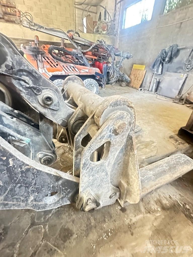 Volvo L 220 E Фронтальные погрузчики