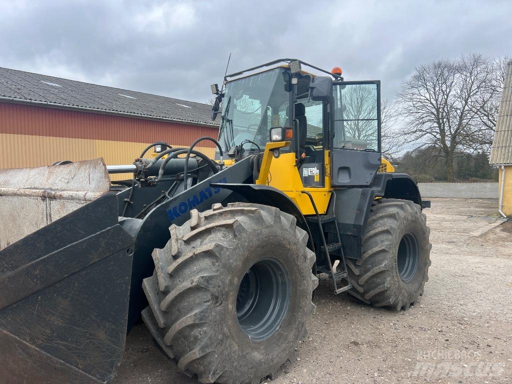 Komatsu WA 320-5 Фронтальные погрузчики