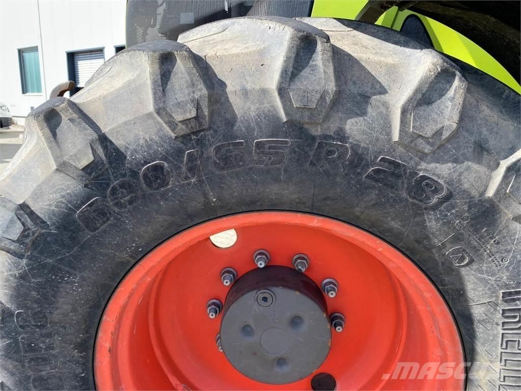 CLAAS AXION 810 Трактора