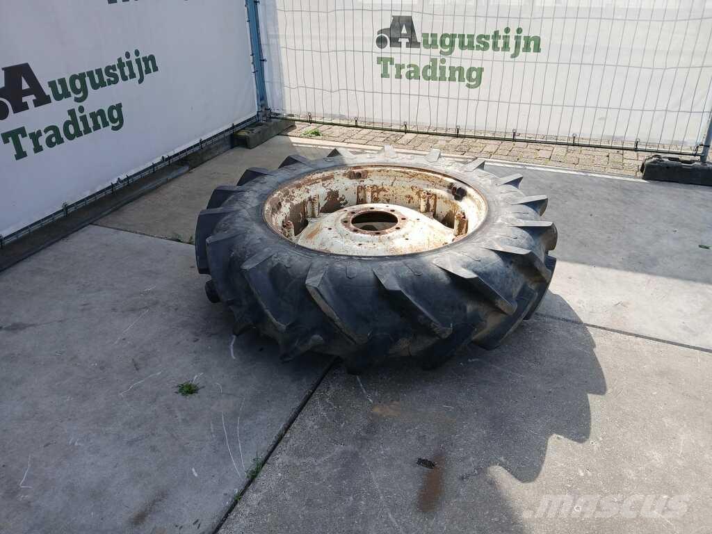 Renault 781-4 Трактора