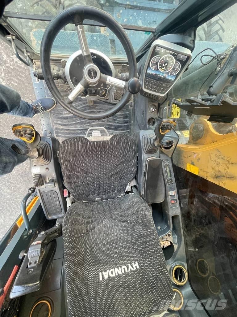 Hyundai HW 160 Колёсные экскаваторы