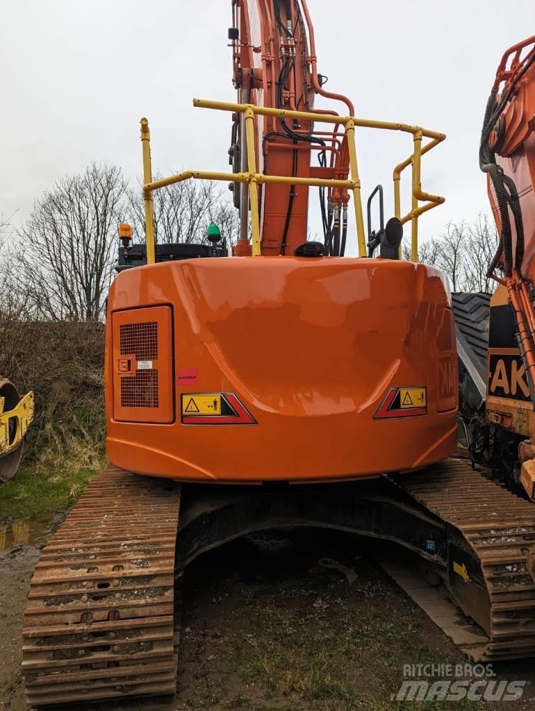 Hitachi ZX225US-7 Гусеничные экскаваторы