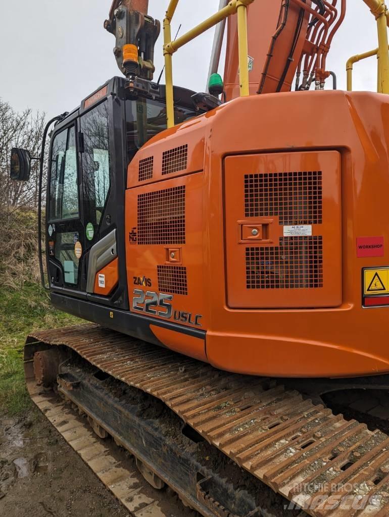 Hitachi ZX225US-7 Гусеничные экскаваторы