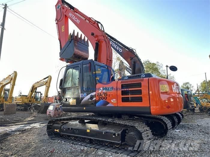 Hitachi ZX 200 Гусеничные экскаваторы