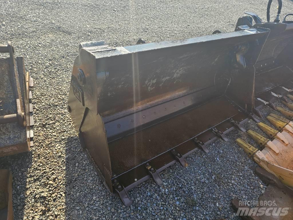 CAT 906 M Фронтальные погрузчики