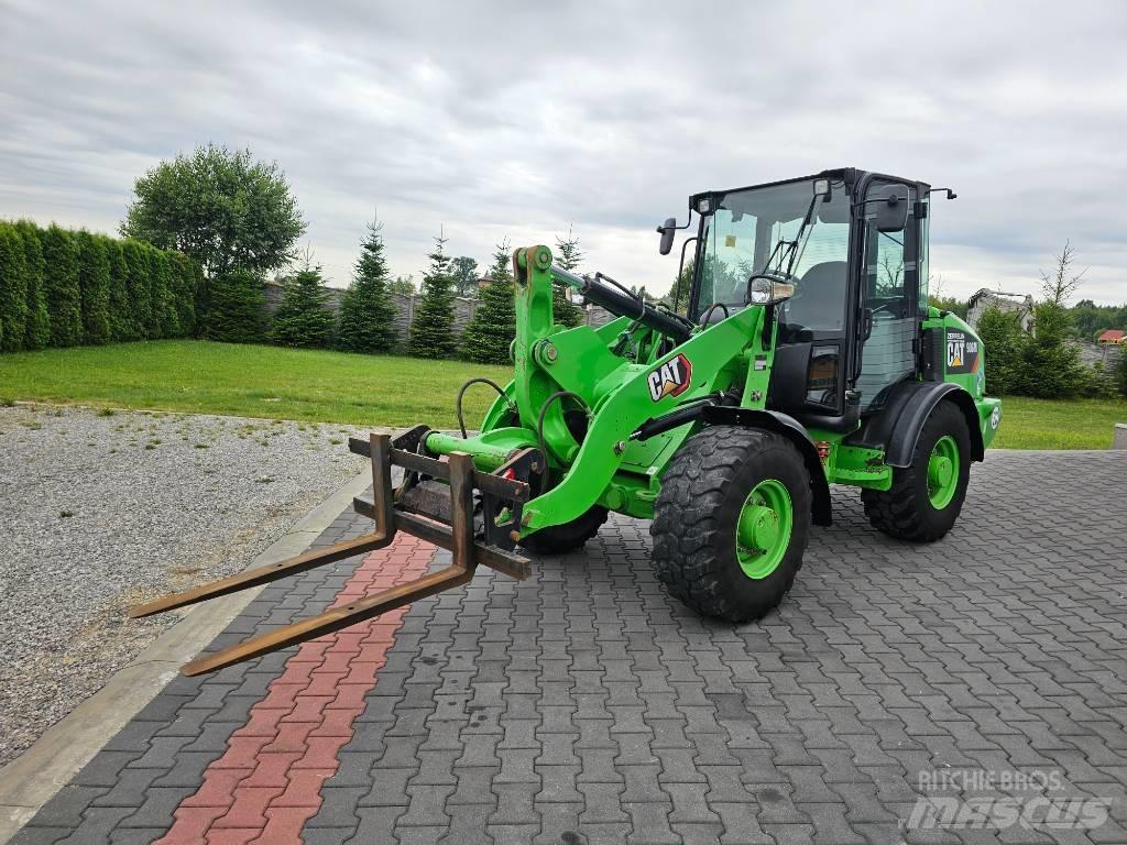 CAT 906 M Фронтальные погрузчики
