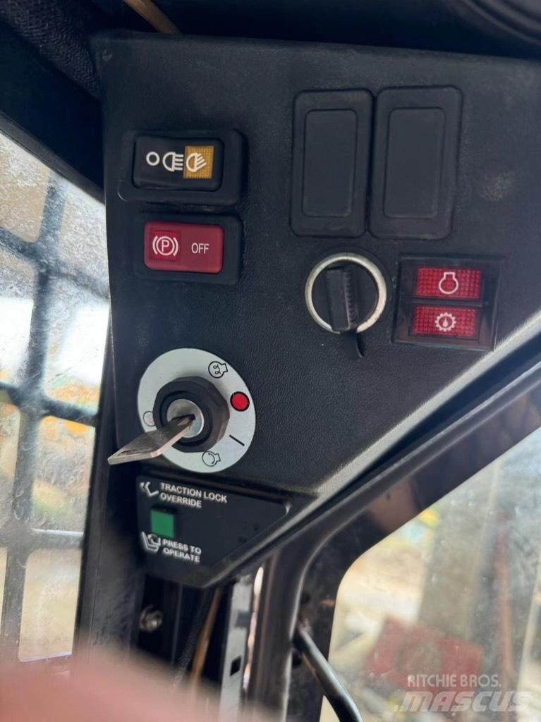 Bobcat S 70 Мини-погрузчики
