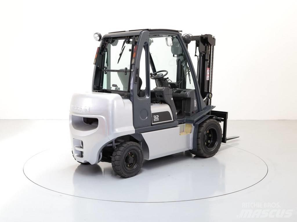 Nissan FD01A18Q Дизельные погрузчики