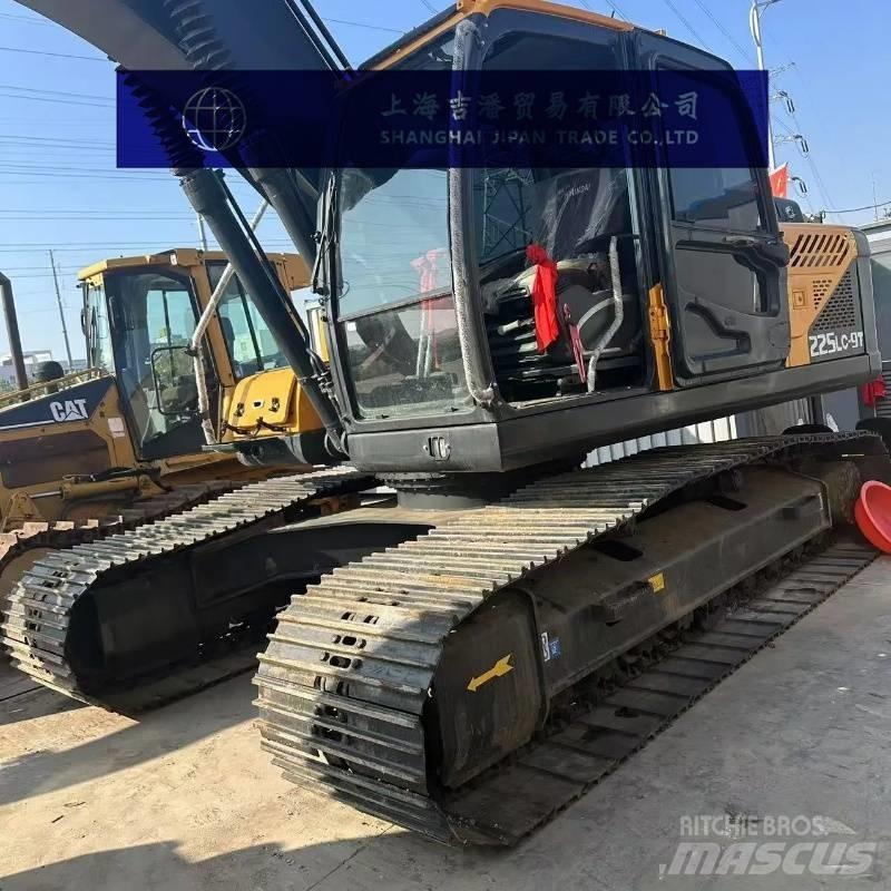Hyundai R225 Гусеничные экскаваторы