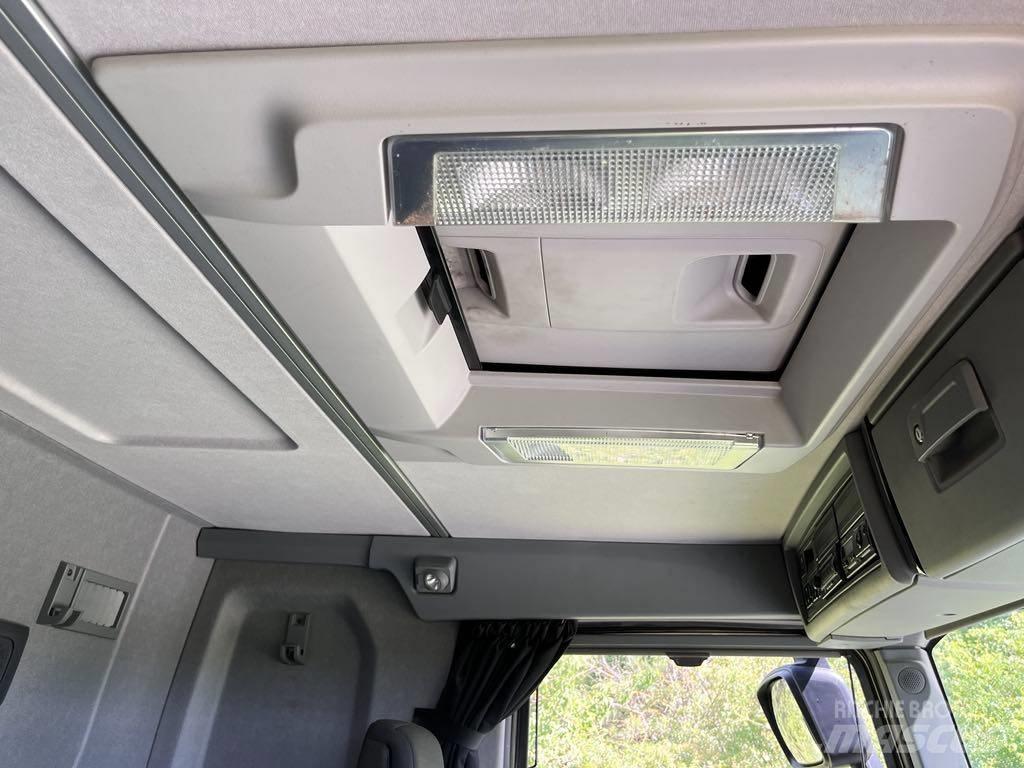 Renault Kerax 6x4 Краны-манипуляторы