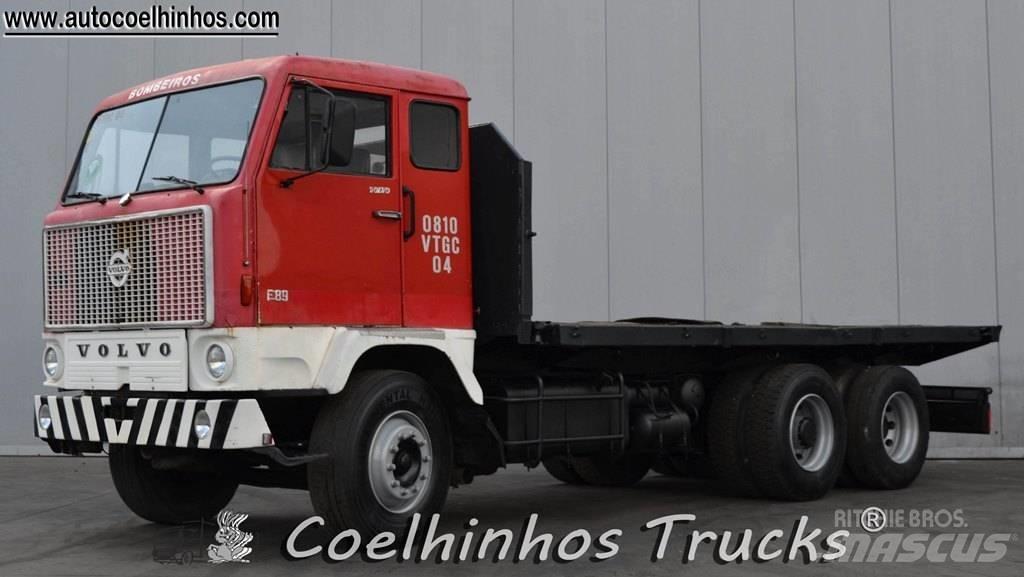 Volvo F89-42 (6x2) Грузовики-платформы/боковая разгрузка