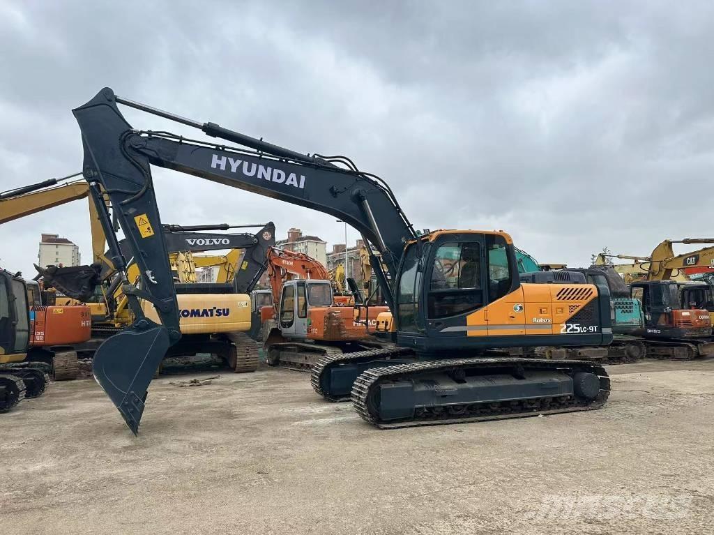 Hyundai 225 LC-9T Гусеничные экскаваторы