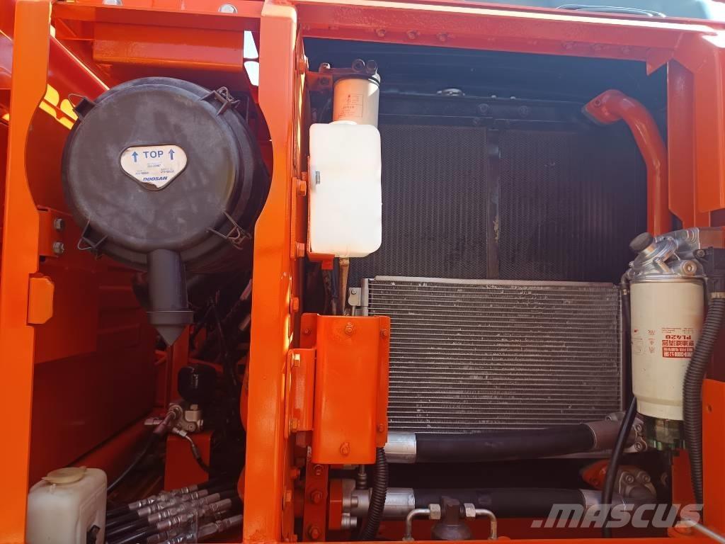 Doosan DX 150 LC Гусеничные экскаваторы