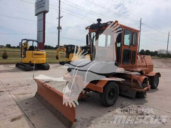 Broce RCT350 Вакуумные уборочные машины