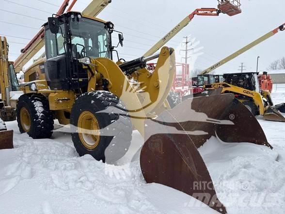 CAT 938M Фронтальные погрузчики